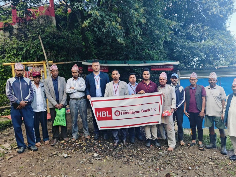 हिमालयन बैंक मुसिकोट शाखाद्धारा डिग्रे  मन्दिरलाई र्‍याक  सहयाेग