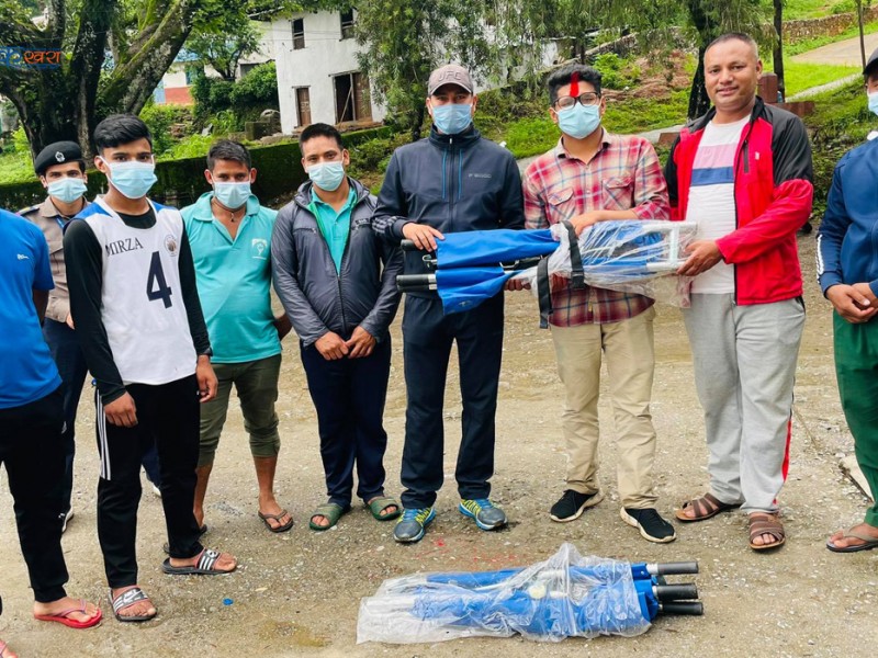 जन्मदिनमा स्वास्थ्य सामग्री सहयोग