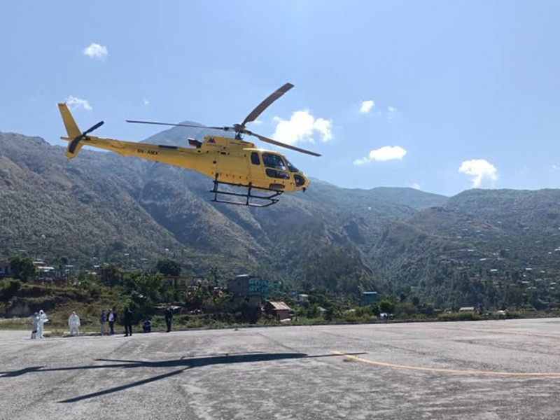 अर्का कोरोना संक्रमितलाई हेलिकोप्टर चार्टर गरेर काठमाडौं लगियो 