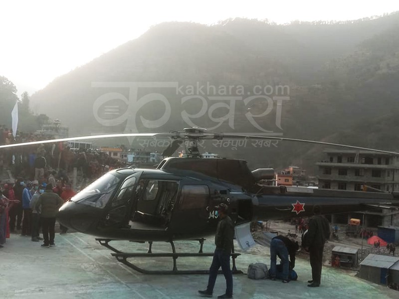 खुकुरी र हथौडा प्रहारबाट घाईते चन्दलाई हेलिकोप्टरबाट सुर्खेत लगियो 