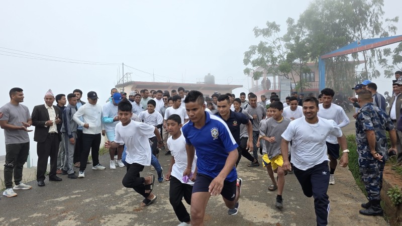 गणतन्त्र दिवस: रुकुम पश्चिममा दौड प्रतियोगिता सम्पन्न, बिरामीलाई फलफूल वितरण 