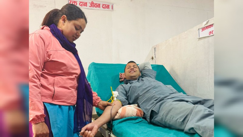 केसीद्वारा जन्मदिनमा रक्तदान