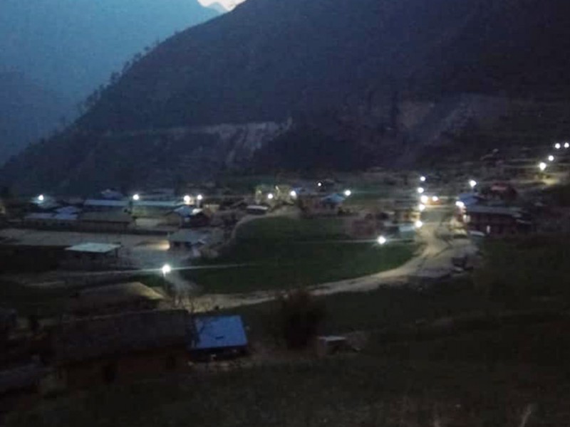 खदीमा पहिलो पटक बत्ति बल्यो 