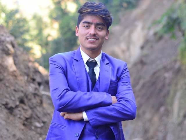 सुमुना-सुमन अक्षय काेष पुरस्कारमा सम्पादक खड्का छनाैट