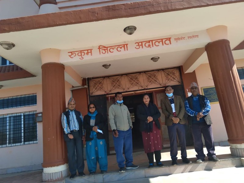 रुकुम जिल्ला अदालतमा पनि एक घण्टा विरोध प्रर्दशन