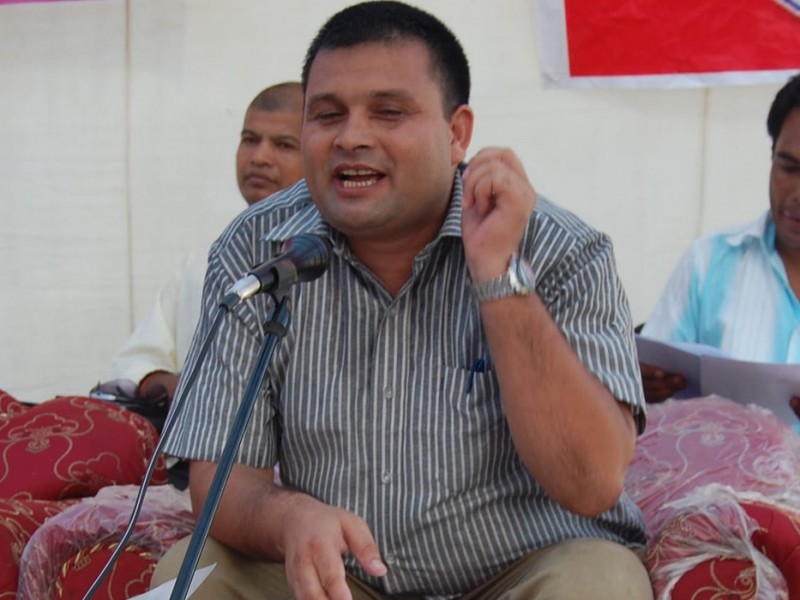 सासंद ओलीद्धारा एक महिनाको पारिश्रमिक कोरोना नियन्त्रणका लागि सहयोग 