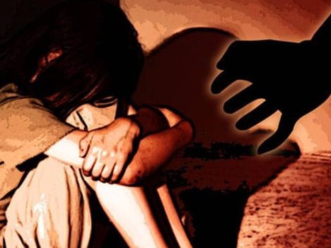 आठबीसकोटमा १४ वर्षिया बालिकामाथि बलात्कार, थप उपचारका लागि नेपालगञ्ज लगियाे