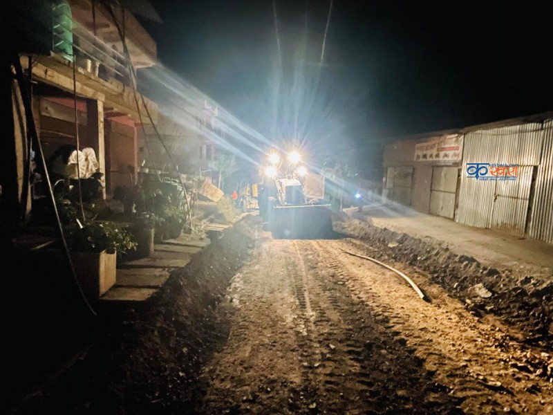 राप्ती लोकमार्गको दश किलो मिटर मर्मत गरिँदै