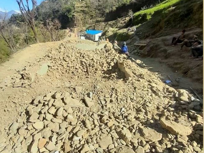 भूमे ८ स्थित सरस्वति माविको ८ कोठे भवन बन्दै 