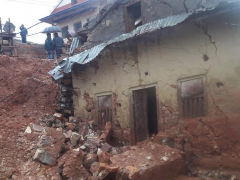 रुकुम पूर्वमा १३ घर पहिरोको उच्च जोखिममा