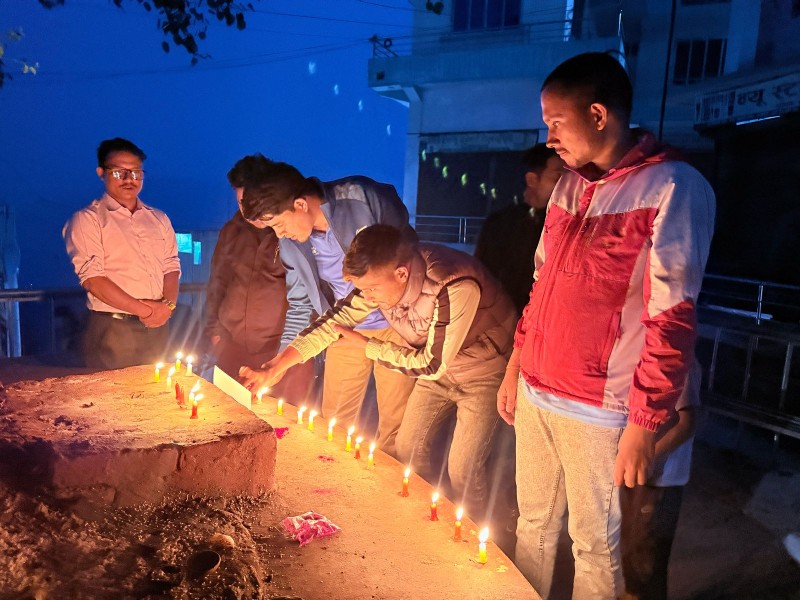 पत्रकार रजकप्रति श्रद्धाञली अर्पण, सम्झनामा दीप प्रज्वलन 