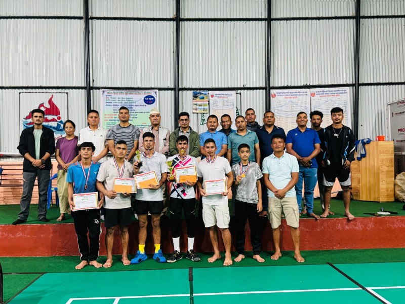 जिल्ला स्तरीय एकल ब्याडमिन्टनमा शिखर प्रथम