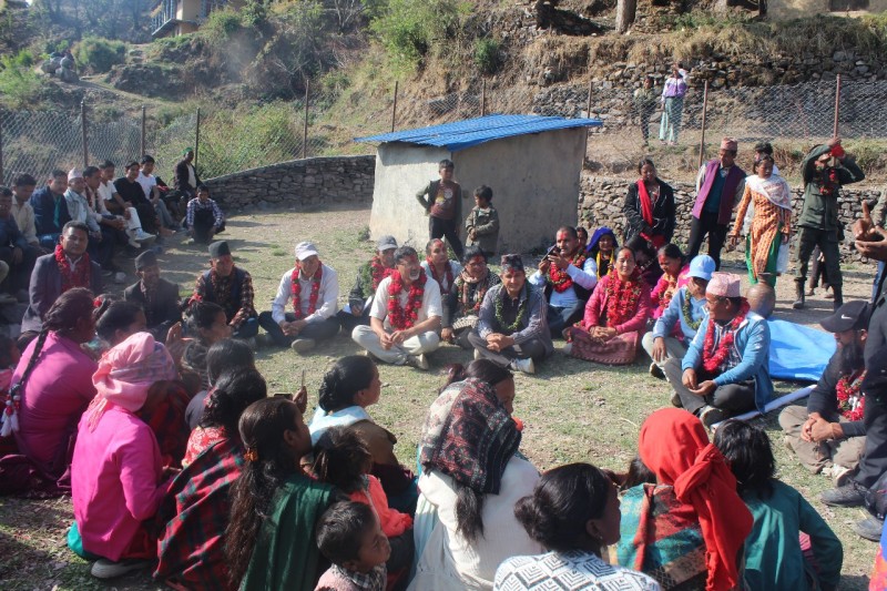 जनताका गुनासा सुन्न गाउँ गाउँमा प्रतिनिधि सभा सदस्य शर्मा लगायत, जनताले केके राखे माग ?