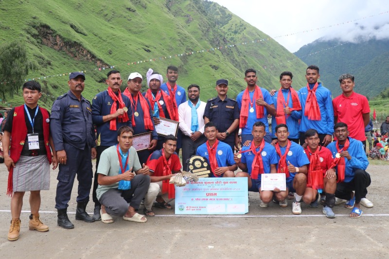 रुकुम पूर्वको तकसेरामा आयोजित राष्ट्रिय भलिबलको उपाधि नेपाल पुलिस क्लबलाई, एपिएफ उपविजेता