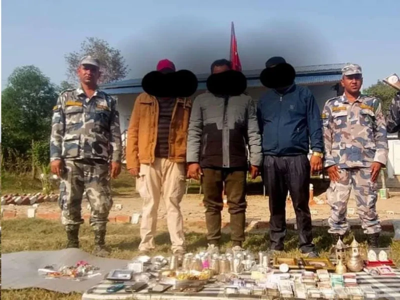 सुन, चाँदी र विदेशी मुद्रासहित तीनजना  पक्राउ