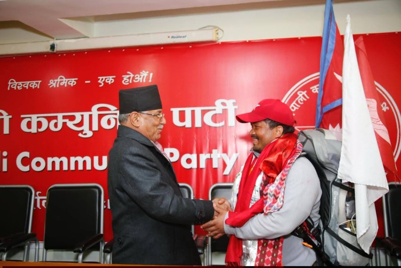 केशव रावल रुकुम पूर्वबाट १५ दिन पैदल हिँडेर काठमाडौँ पुगे