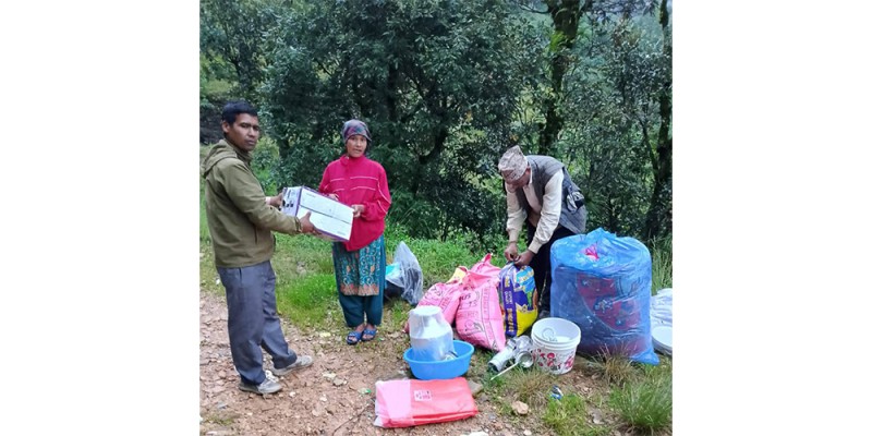 विपत् प्रभावित परिवारलाई मुसिकाेट १० काे राहत 