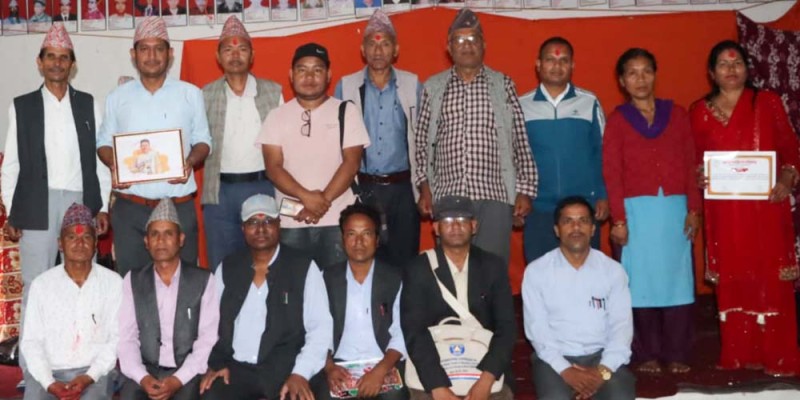 भानु जयन्तीकाे अवसरमा आयाेजित कविता प्रतियोगितामा मेनुका ओली प्रथम 