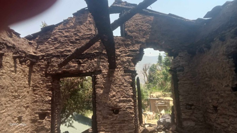 मुसिकाेट ११ स्यावाङस्थित एक घरमा आगलागी