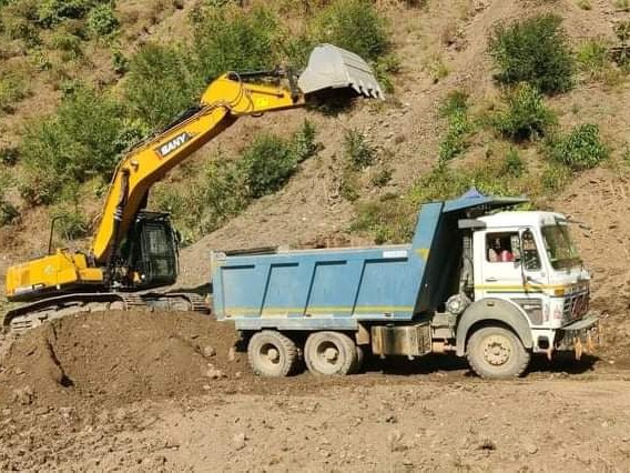 सानीभेरी ३ बैरेनीतरामा क्रिकेट मैदान बन्दै