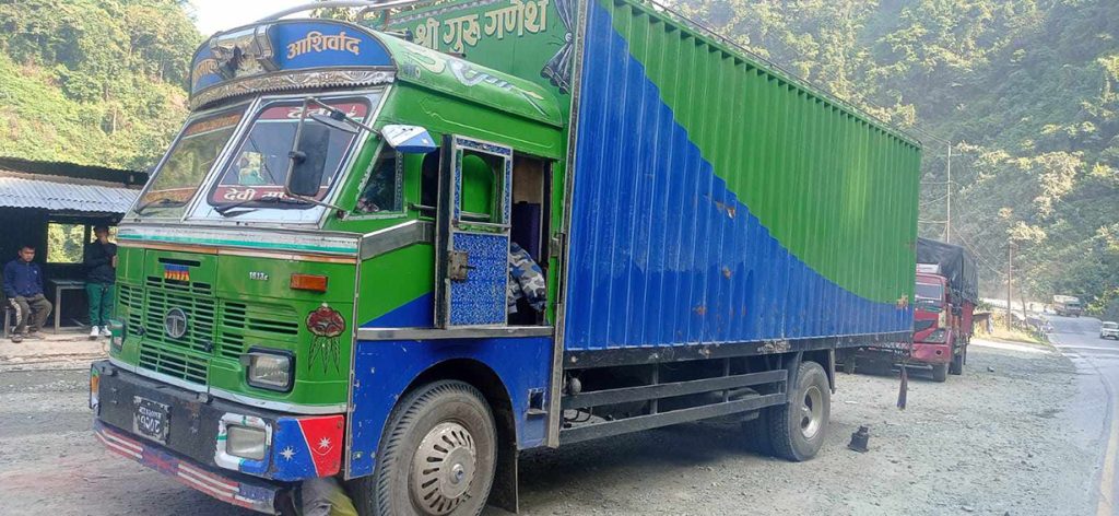 सशस्त्रले रुकुम पश्चिमका लागि पठायो साढे १० हजार टेन्ट