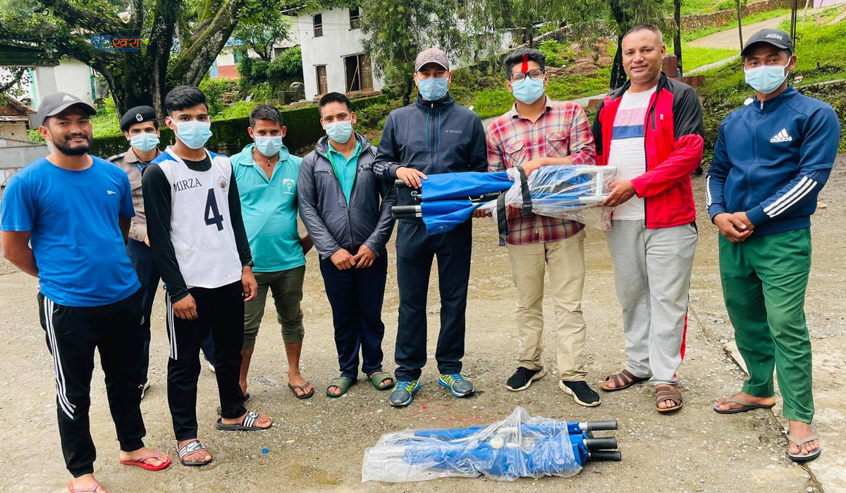 जन्मदिनमा स्वास्थ्य सामग्री सहयोग