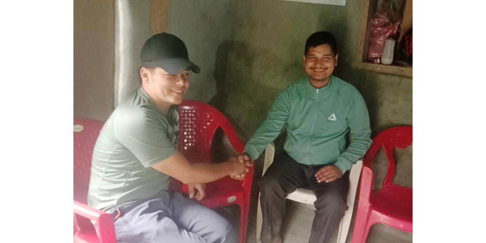 पत्रकार खत्रीमाथि हातपात गर्ने शाहीले मागे माफी, भयो सहमति