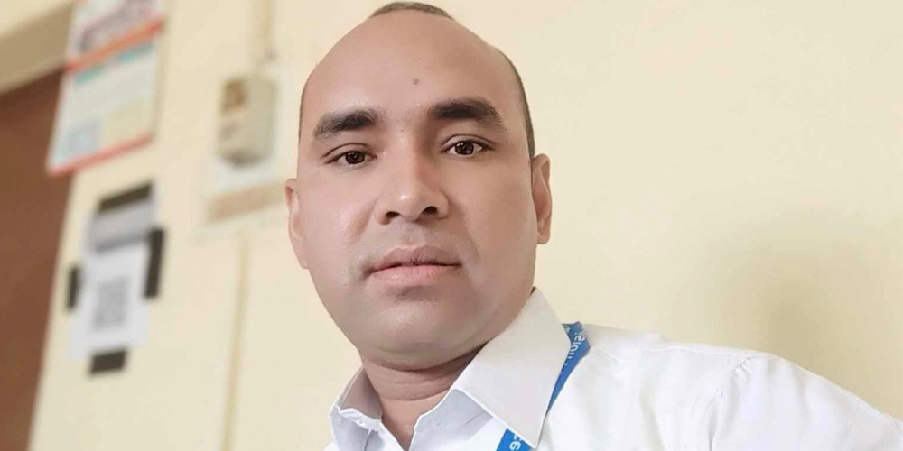 डिभिजन वन प्रमुख परियारलाई निजामती सेवा पुरस्कार 