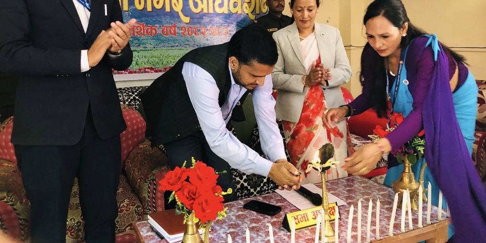 आठबिसकोटको नीति तथा कार्यक्रम: भूकम्पीय क्षतिको पुनर्निर्माण मुख्य प्राथमिकता, घरको बिमा गर्ने