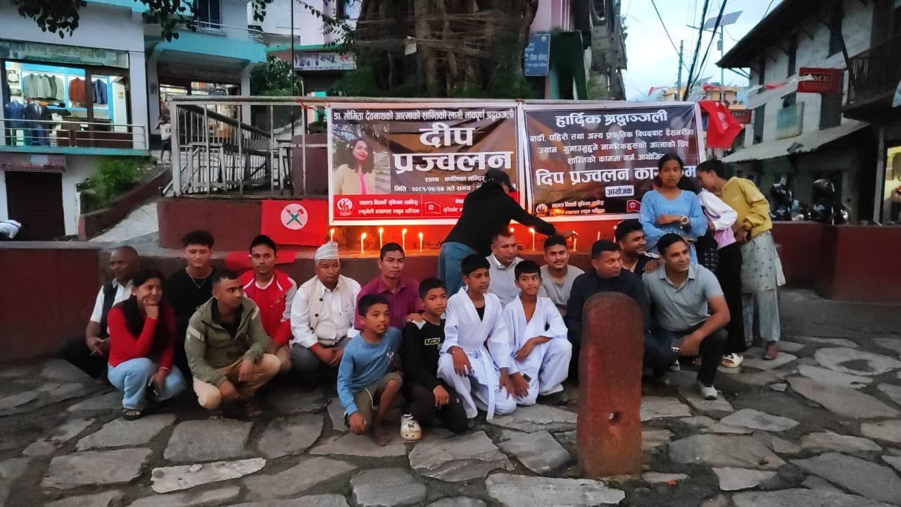 भारतीय डाक्टर माैमिता र बाढी पहिरोमा ज्यान गुमाएकाको सम्झनामा मुसिकोटमा दीप प्रज्वलन 