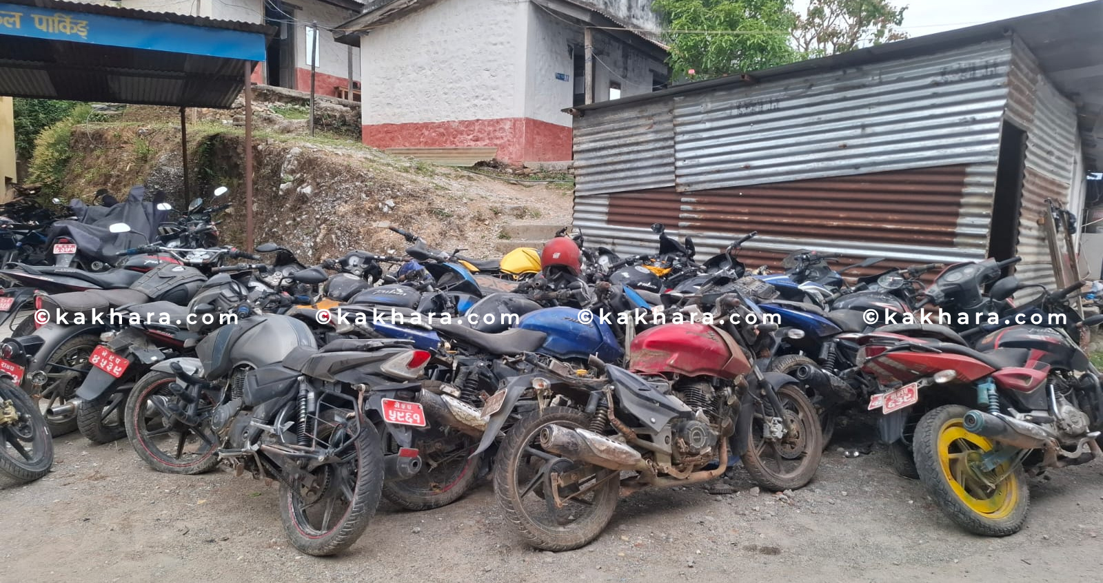रुकुम पश्चिम प्रहरीले ४३ वटा मोटरसाइकल र स्कुटर लिलामीमा राख्यो