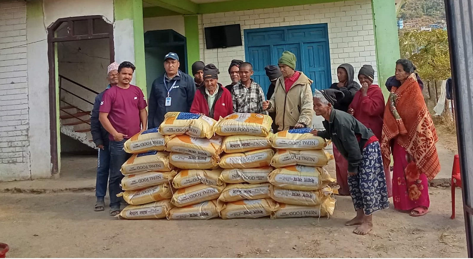 सिएमसी नेपालद्धारा बुद्धभुमि मावन सेवा आश्रमलाई २२ बोरा चामल सहयोग 