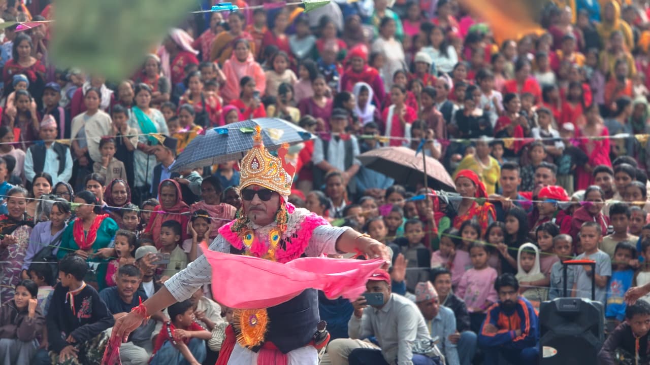 सकियो लाखे नाच (फोटो फिचर)